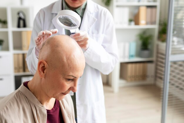 НГДоктор | Когда начинают выпадать волосы после химиотерапии?